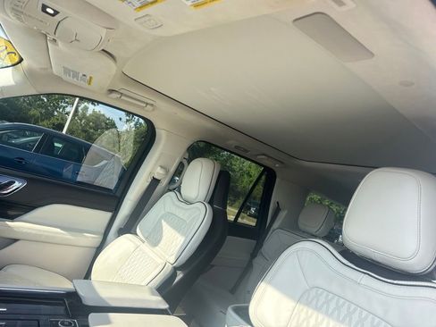 Certified 2024 Lincoln Navigator Black Label AWD/4WD image 7