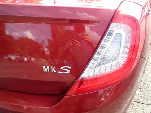 Used 2014 Lincoln MKS image 14