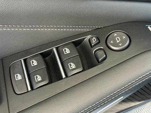 Used 2025 BMW X5 M60i AWD/4WD image 13