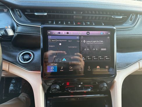 Used 2023 Jeep Grand Cherokee L Limited w/ Trailer Tow Group (B) image 24