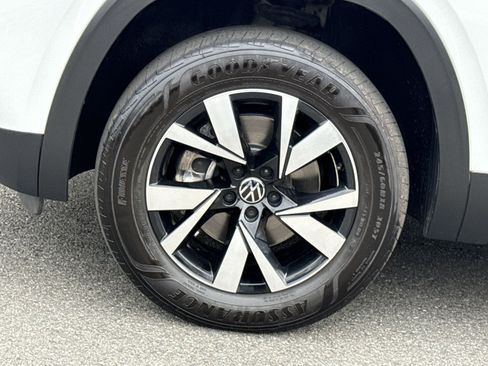 Used 2022 Volkswagen Atlas Cross Sport SE AWD/4WD image 12