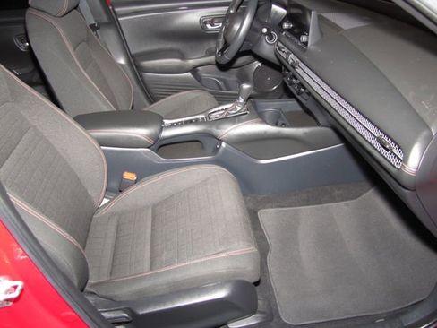 Used 2024 Honda HR-V Sport image 18