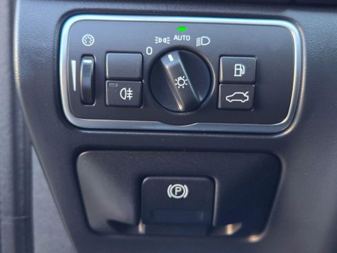 Used 2016 Volvo V60 T5 Cross Country w/ Convenience Package AWD/4WD image 33