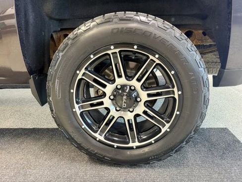 Used 2015 Chevrolet Silverado 1500 LT w/ LT Convenience Package AWD/4WD image 13