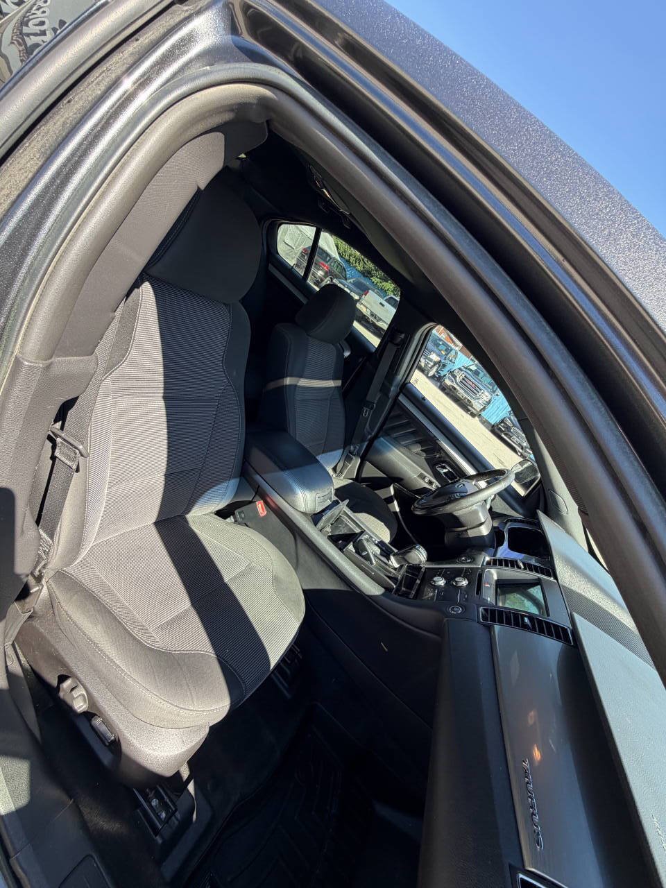 Used 2016 Ford Taurus SEL w/ Equipment Group 201A FWD image 16