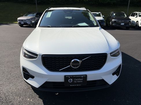 Used 2023 Volvo XC40 B5 Ultimate w/ Protection Package Premier AWD/4WD image 8