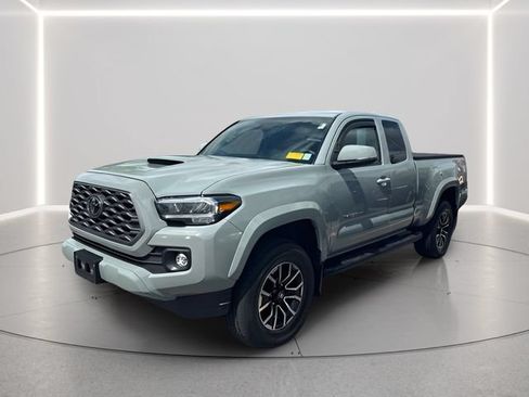 Used 2023 Toyota Tacoma TRD Sport w/ TRD Premium Sport Package AWD/4WD image 6