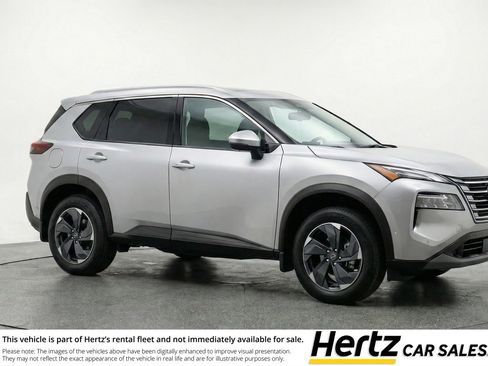 Used 2025 Nissan Rogue SV image 1