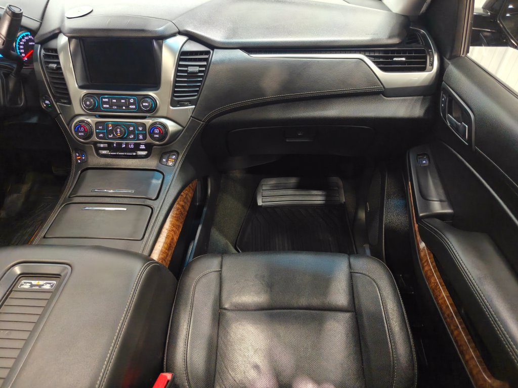 Used 2018 Chevrolet Suburban Premier w/ RST Edition AWD/4WD image 29