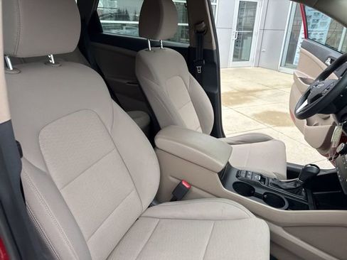 Used 2021 Hyundai Tucson SE image 32