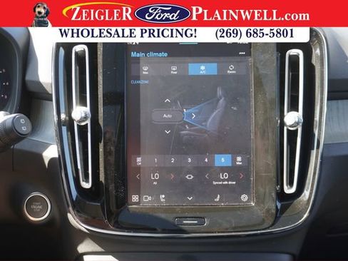 Used 2023 Volvo XC40 B5 Plus w/ Protection Package Premier image 21