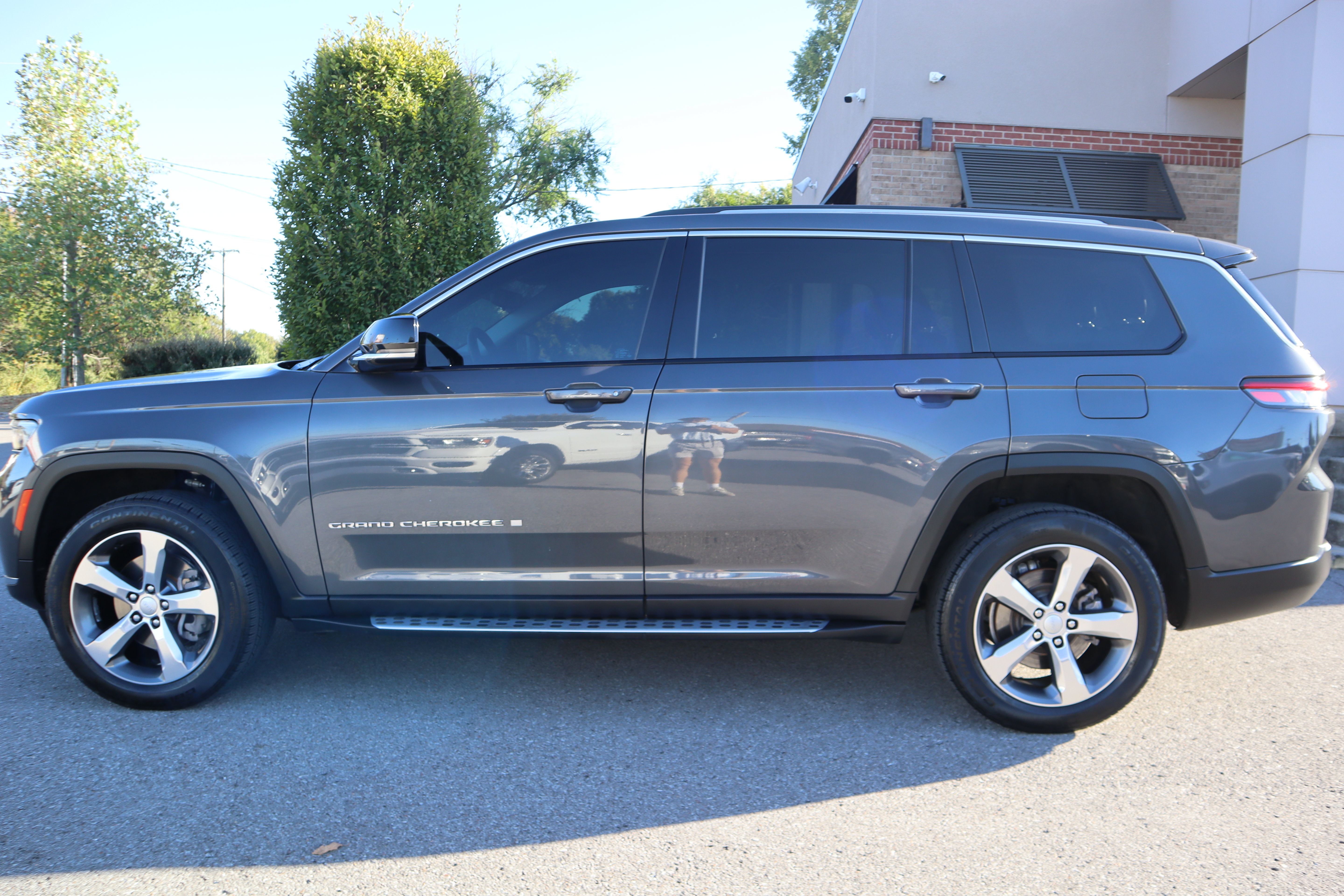 Used 2021 Jeep Grand Cherokee L Limited AWD/4WD image 10