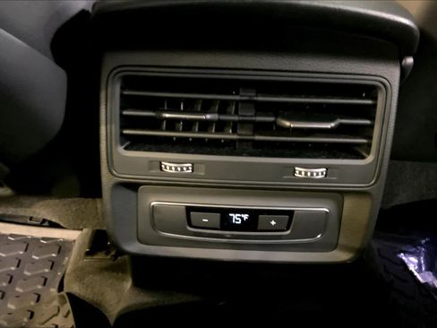 Used 2022 Audi Q7 3.0T Premium image 34