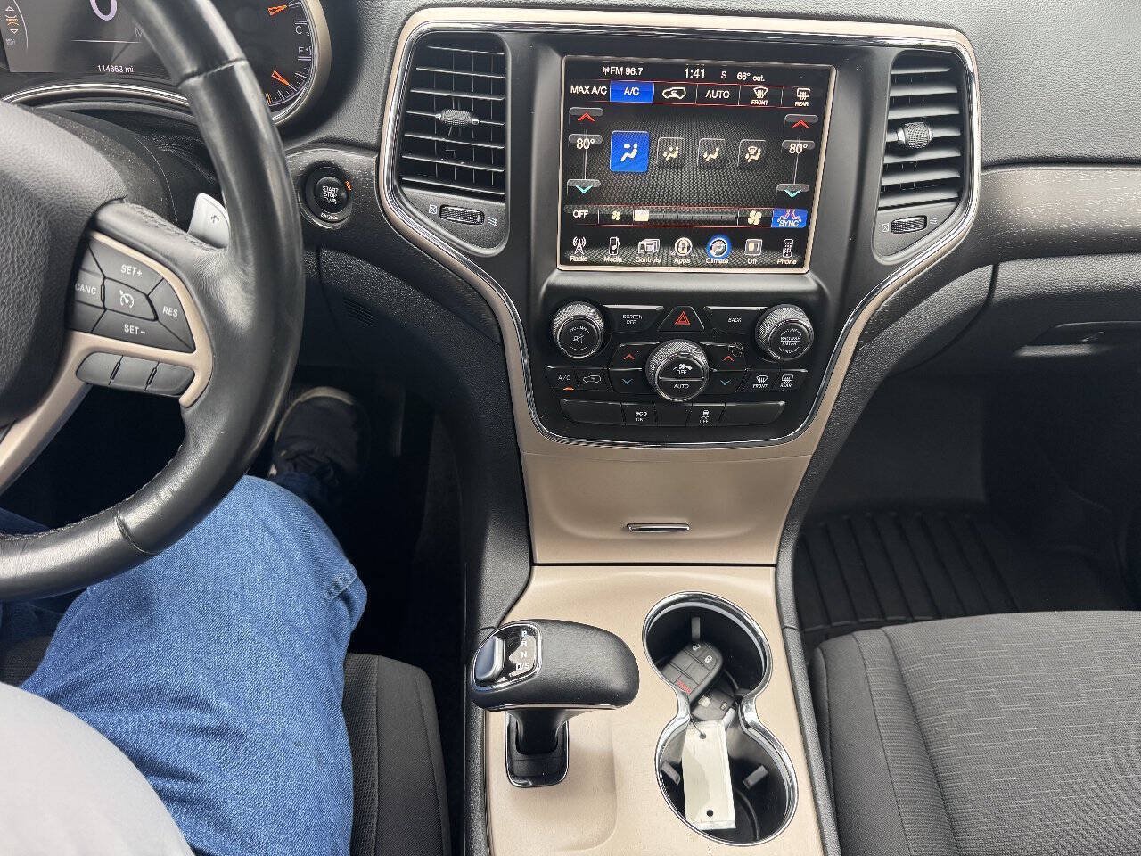 Used 2015 Jeep Grand Cherokee Laredo w/ Quick Order Package 23E AWD/4WD image 16