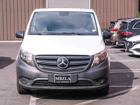 Used 2023 Mercedes-Benz Metris image 2