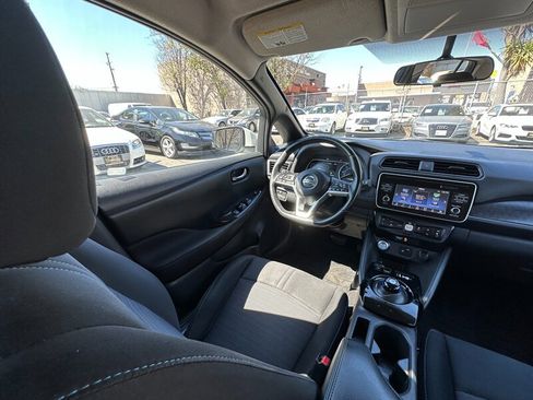 Used 2018 Nissan Leaf SV image 15