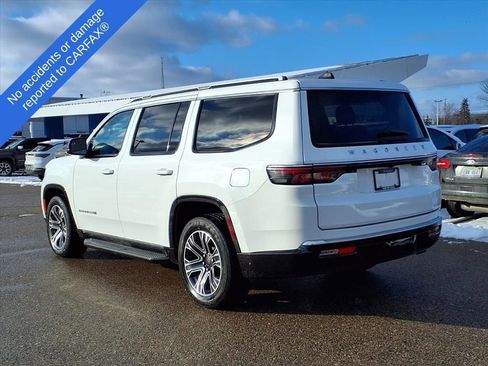 Used 2024 Jeep Wagoneer Series II w/ Flexible Seating Group image 8