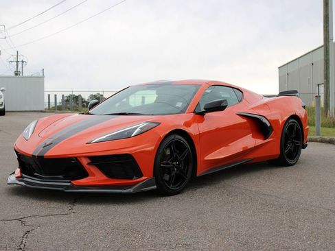 Used 2021 Chevrolet Corvette Stingray Premium Cpe w/ Z51 Performance Package RWD image 2
