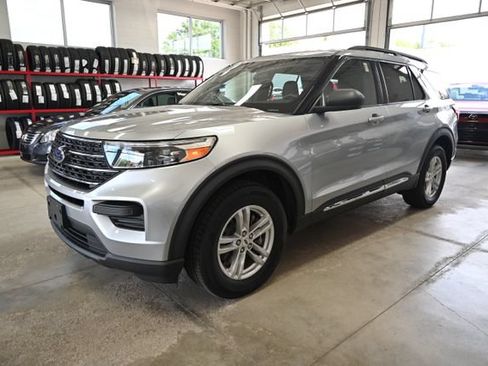 Used 2020 Ford Explorer XLT w/ Comfort Package AWD/4WD image 8