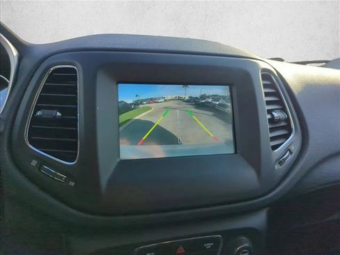 Used 2019 Jeep Compass Latitude w/ Cold Weather Group image 12