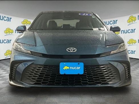 Used 2025 Toyota Camry SE image 2