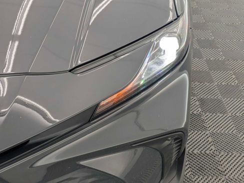 Used 2025 Toyota Camry SE image 10