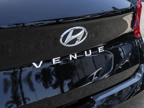 New 2026 Hyundai Venue SE FWD image 12