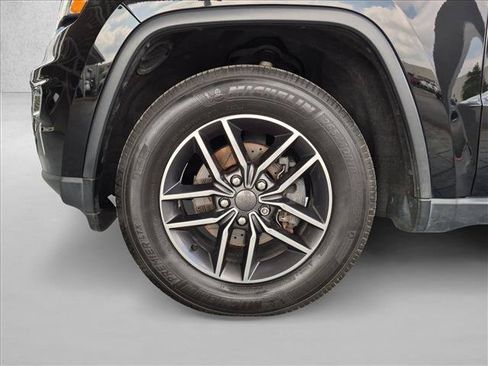 Used 2019 Jeep Grand Cherokee Limited AWD/4WD image 24