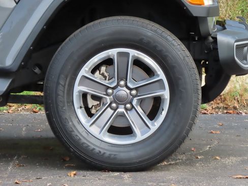 Used 2021 Jeep Wrangler Unlimited Sahara image 10