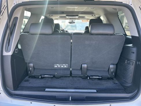 Used 2012 Cadillac Escalade Luxury image 25