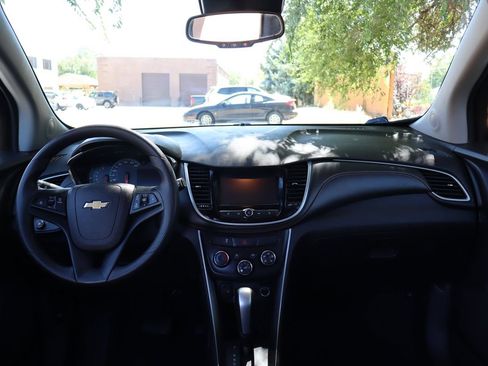 Used 2017 Chevrolet Trax LT AWD/4WD image 16