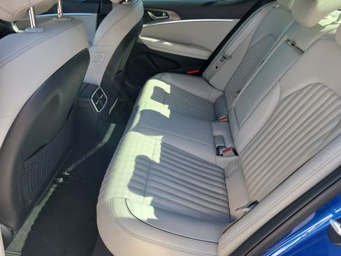 Used 2025 Genesis G70 2.5T w/ Sport Prestige Package image 6