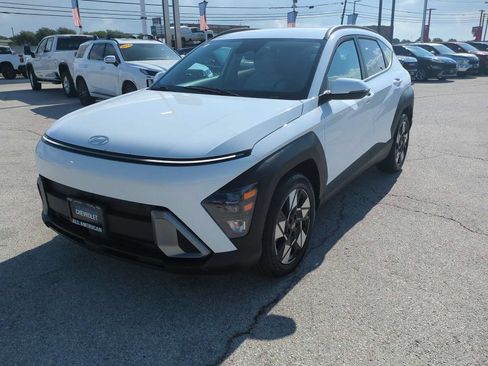 Used 2024 Hyundai Kona SEL FWD image 4