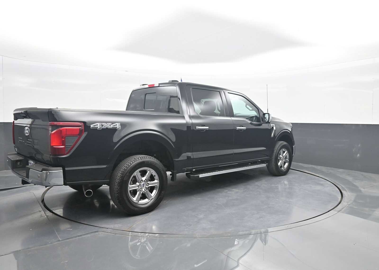 Used 2024 Ford F150 XLT w/ Equipment Group 302A MID AWD/4WD image 8