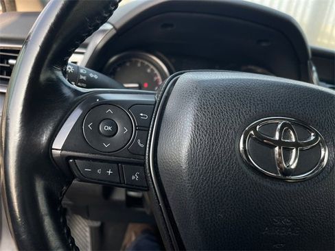 Used 2021 Toyota Camry SE image 11
