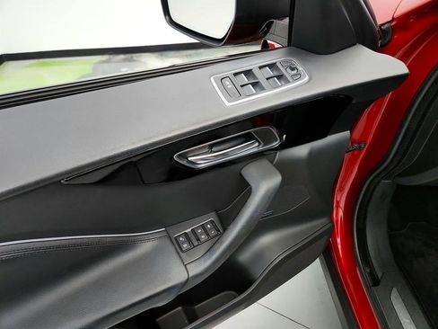 Used 2017 Jaguar F-PACE Premium image 23