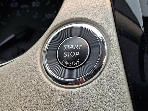 Certified 2022 Nissan Rogue Sport SL AWD/4WD image 25