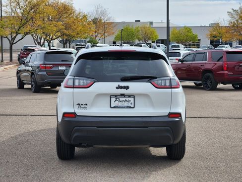 Certified 2023 Jeep Cherokee Altitude Lux image 4