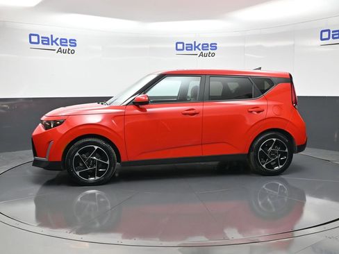 Certified 2023 Kia Soul EX image 5