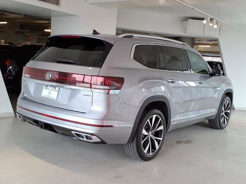 Used 2025 Volkswagen Atlas SEL Premium R-Line image 4