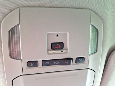 Used 2024 Toyota Highlander LE image 29