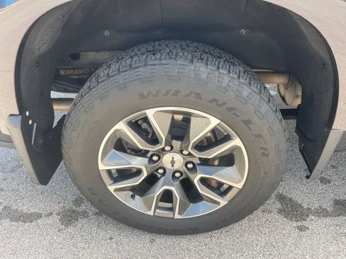 Used 2023 Chevrolet Silverado 1500 RST AWD/4WD image 27