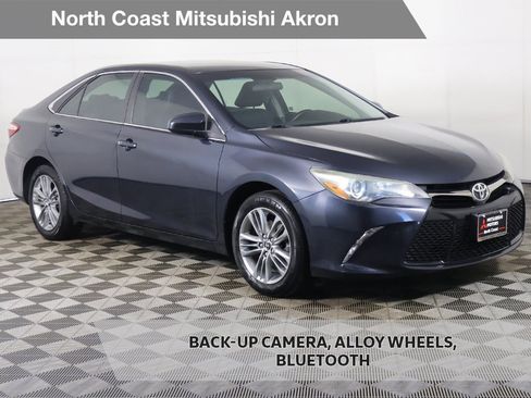 Used 2015 Toyota Camry SE image 1