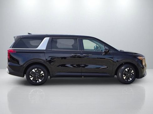 New 2026 Kia Carnival LXS FWD image 5