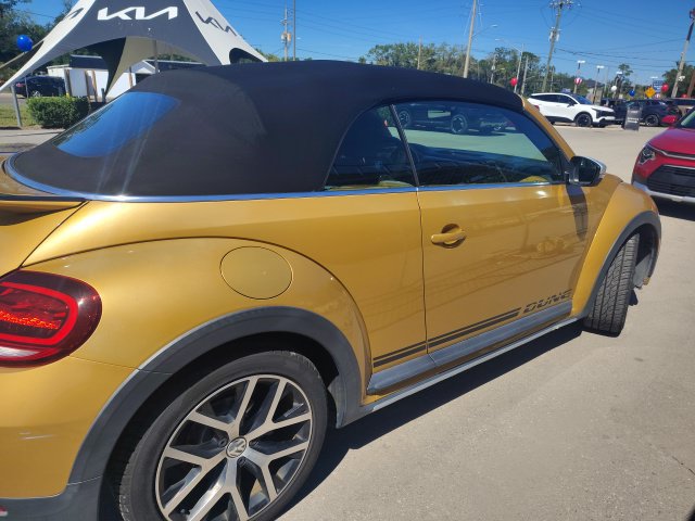 Used 2017 Volkswagen Beetle 1.8T Dune FWD image 3