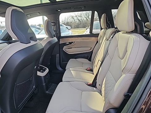 Used 2025 Volvo XC90 T8 Core image 11