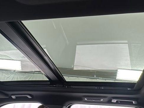 Used 2024 Ford Expedition Limited image 39