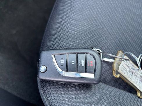Used 2025 Toyota Corolla LE FWD image 21