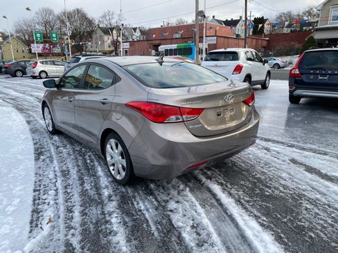 Used 2011 Hyundai Elantra Limited image 3