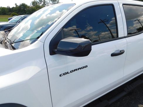 Used 2025 Chevrolet Colorado Trail Boss AWD/4WD image 15